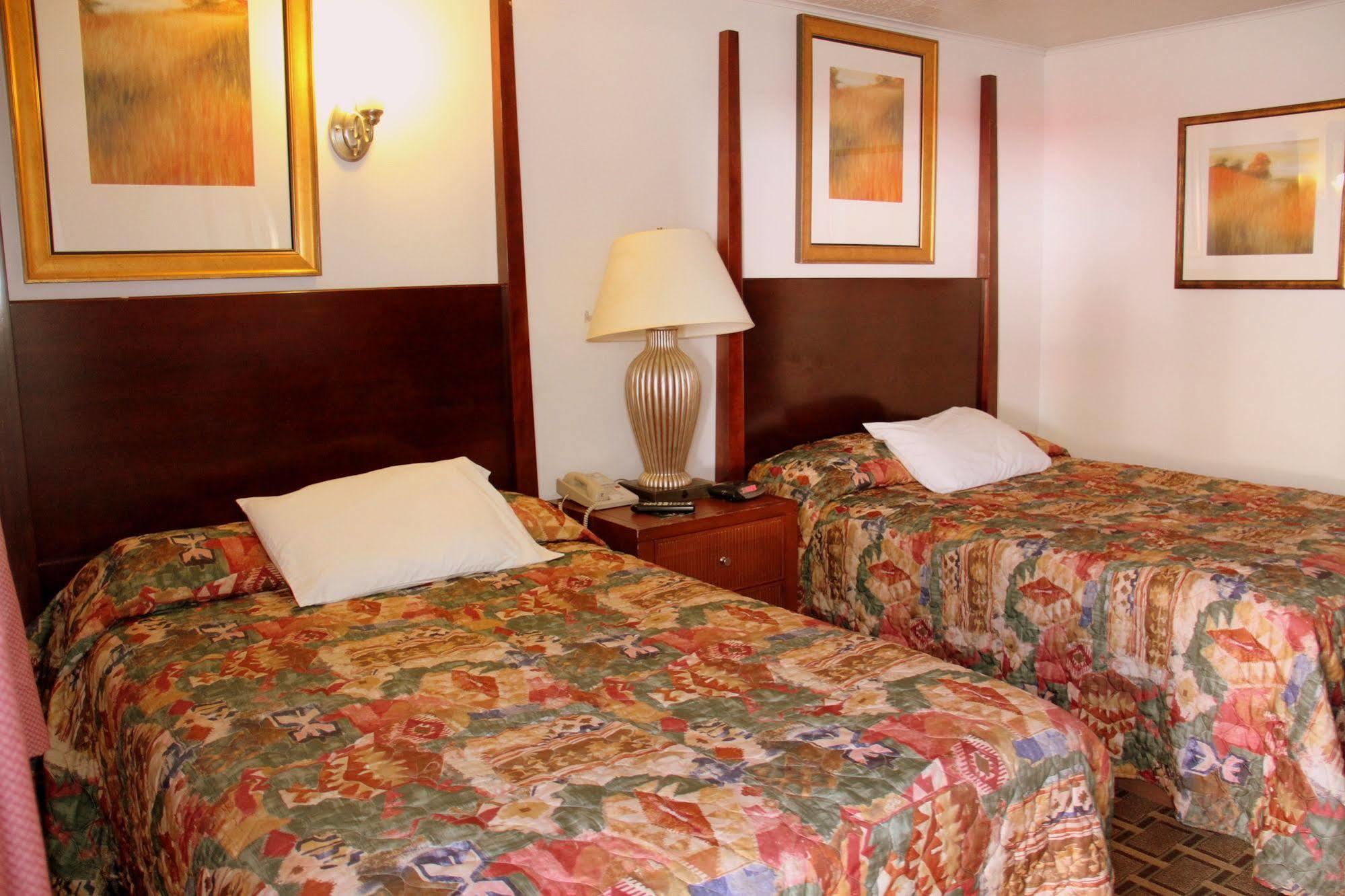 Executive Inn & Suites เลควิว ภายนอก รูปภาพ
